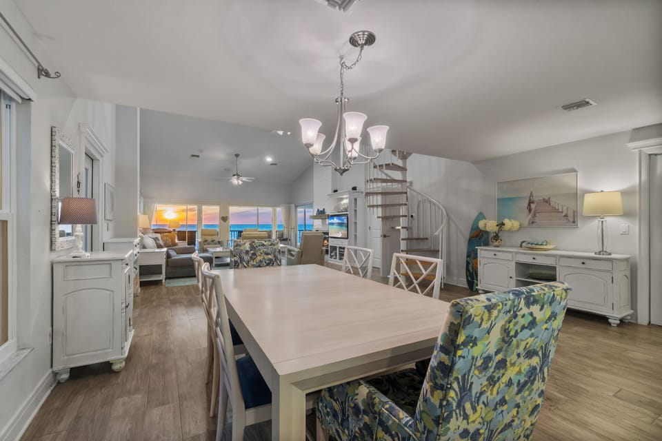 Dining Room Table with Ocean View and Amazing Sunset Views