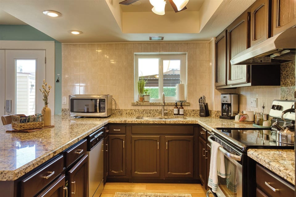 Inspire your inner chef with a full sized kitchen at your disposal