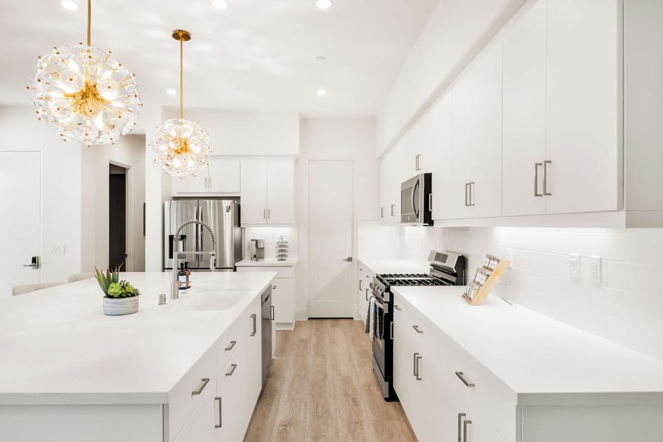 Bright and spacious kitchen with everything you need.