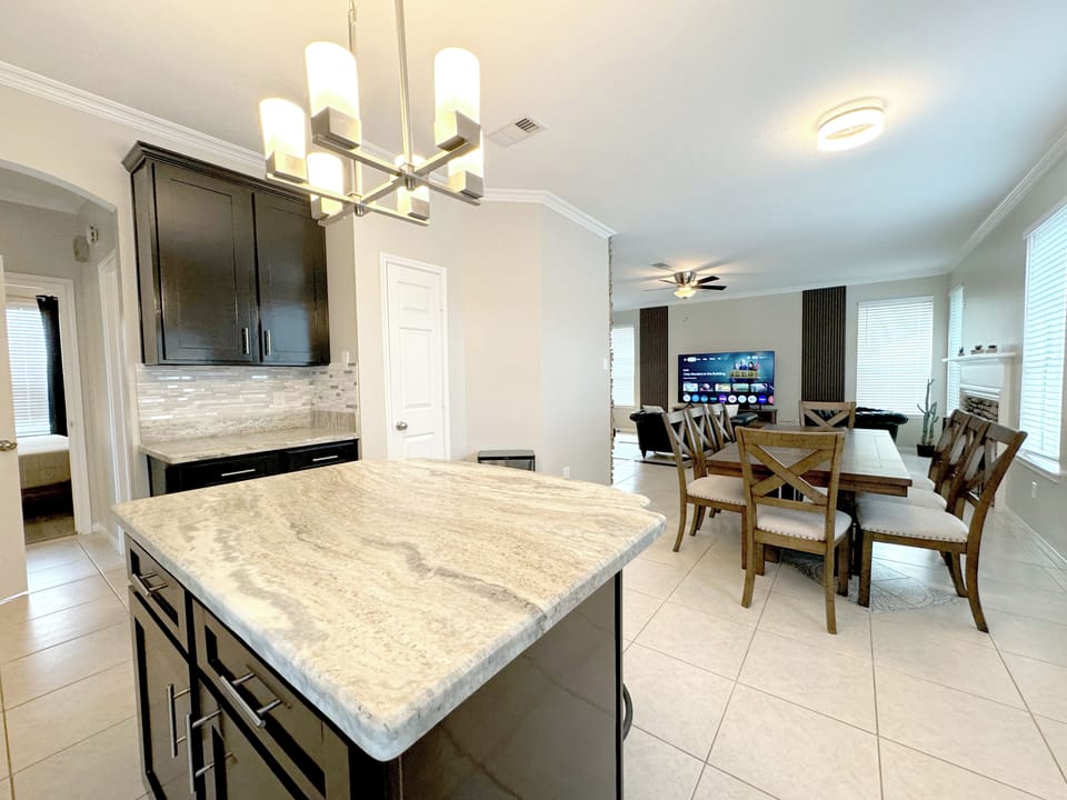 Granite countertops everywhere