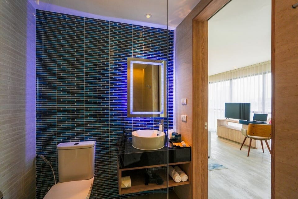 River Suite | In-room safe, free WiFi, bed sheets