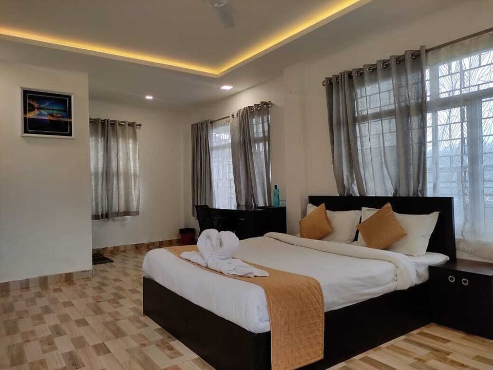 Desk, WiFi (free), bed sheets