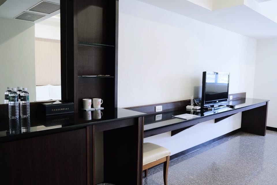 Classic Quadruple Room | Desk, laptop workspace, free WiFi