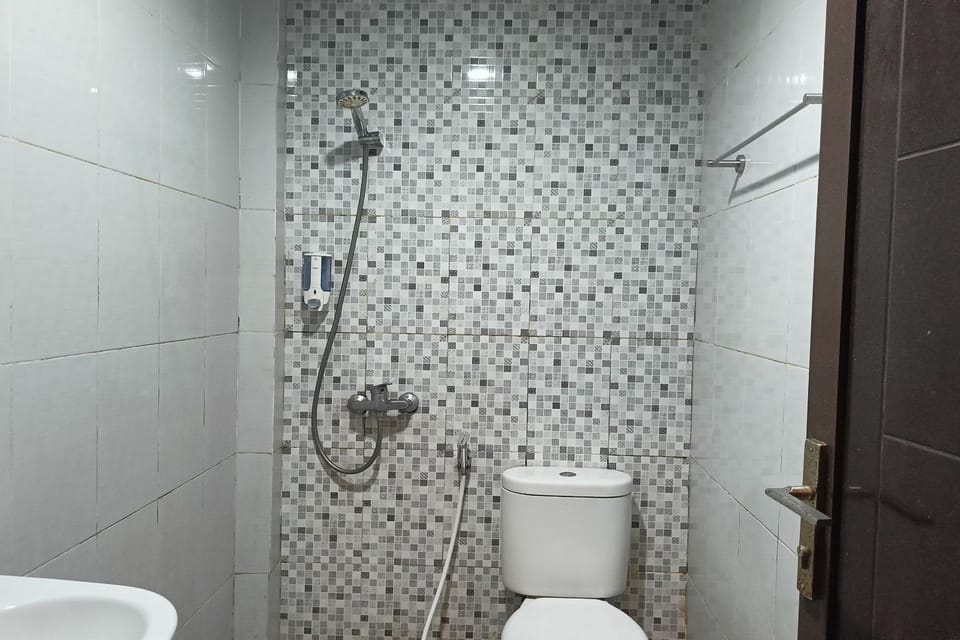 Standard Double Room | Bathroom | Towels