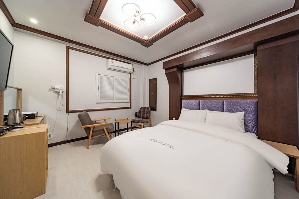 Deluxe Double Room | Desk, free WiFi