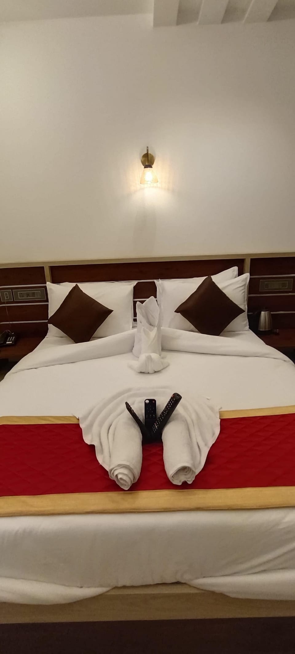 Deluxe Double Room | Desk, soundproofing