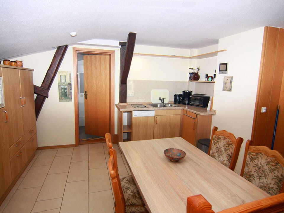 Apartment | Private kitchen | Electric kettle, toaster