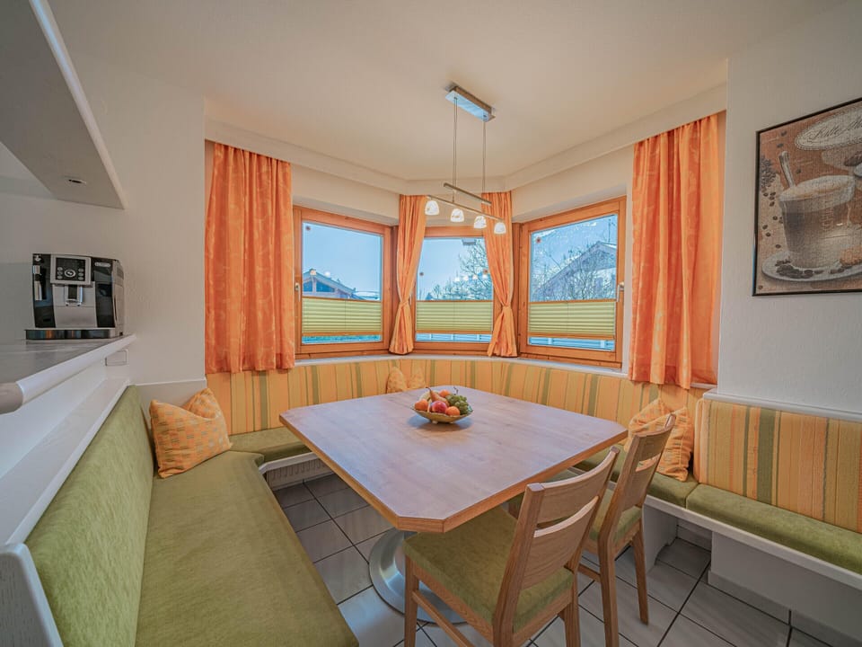 Apartment | Dining