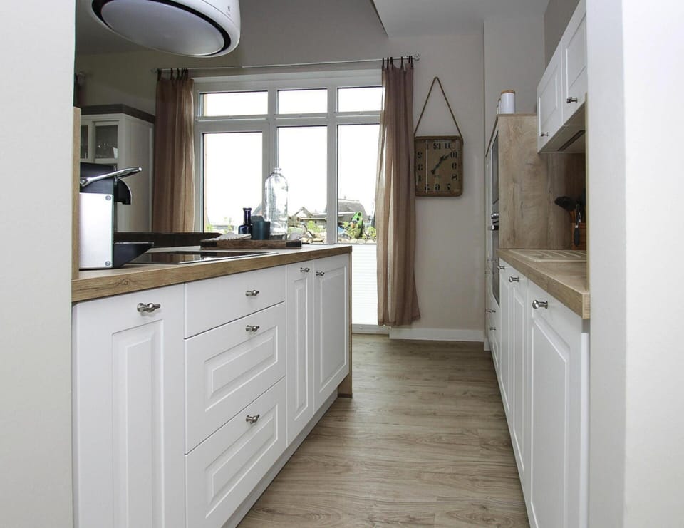 House | Private kitchen | Electric kettle, toaster