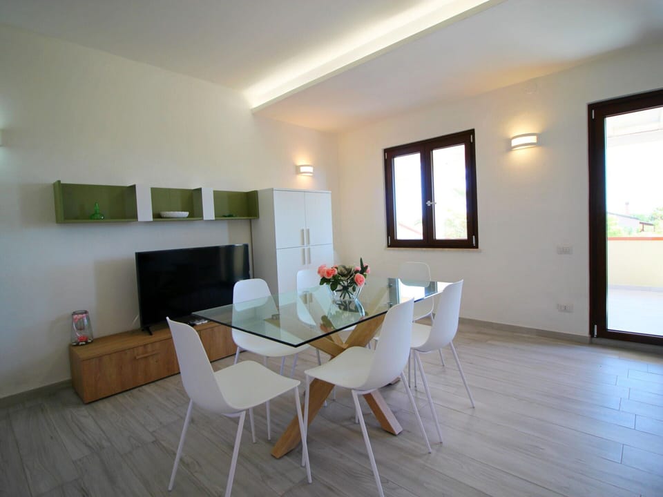 Apartment | Dining