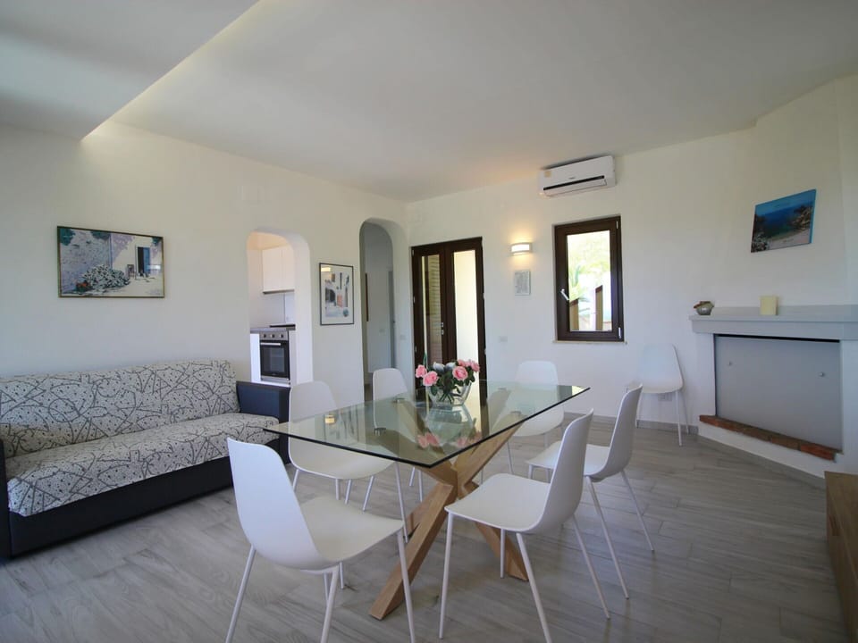 Apartment | Dining