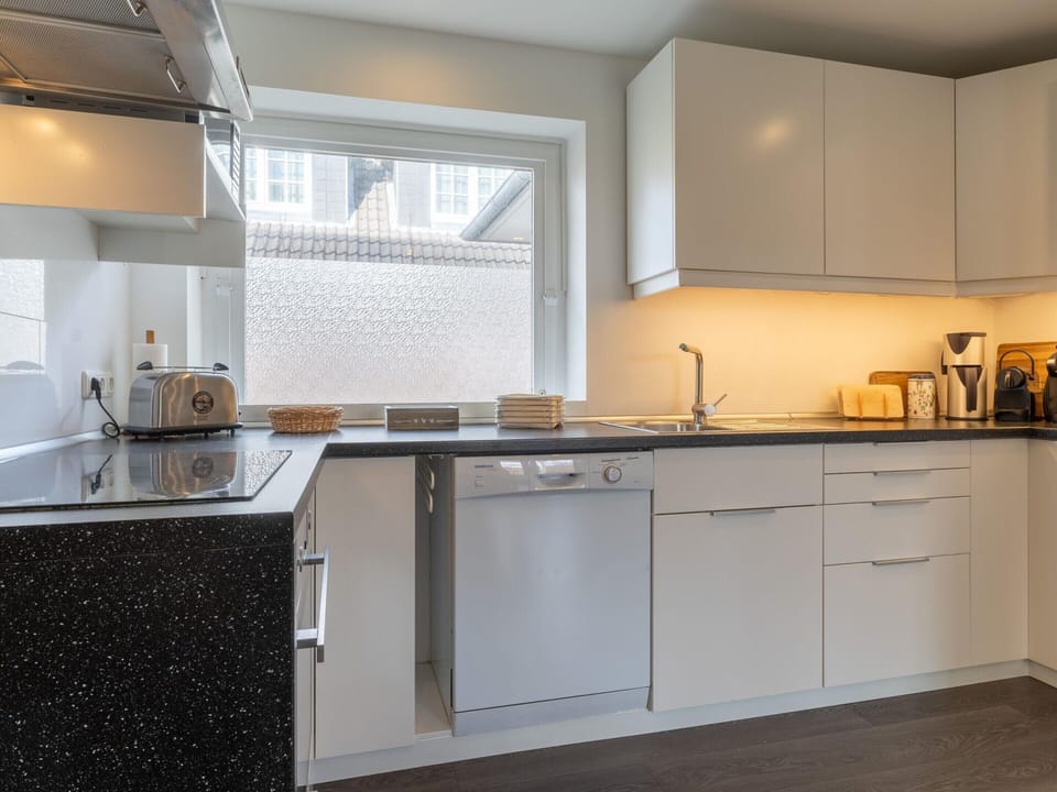 Apartment | Private kitchen | Electric kettle, toaster