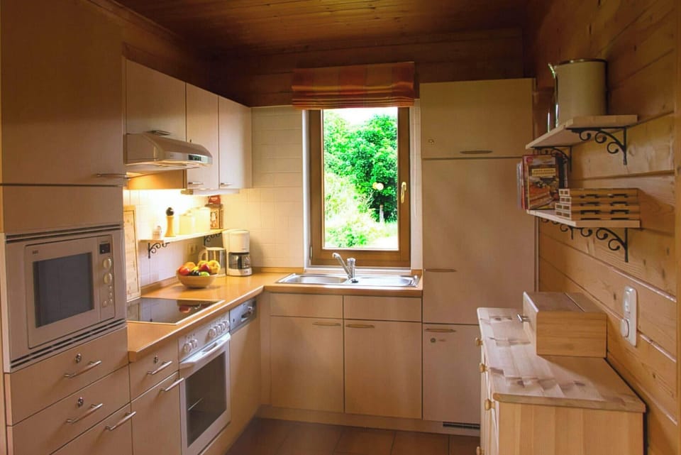 House | Private kitchen | Electric kettle, toaster