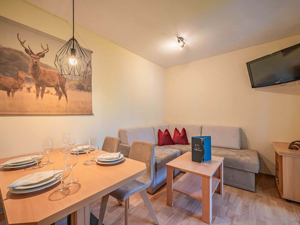 Apartment | Dining