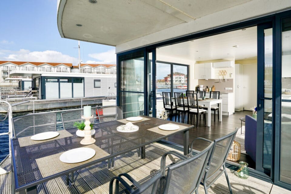 Mobile Home | Dining