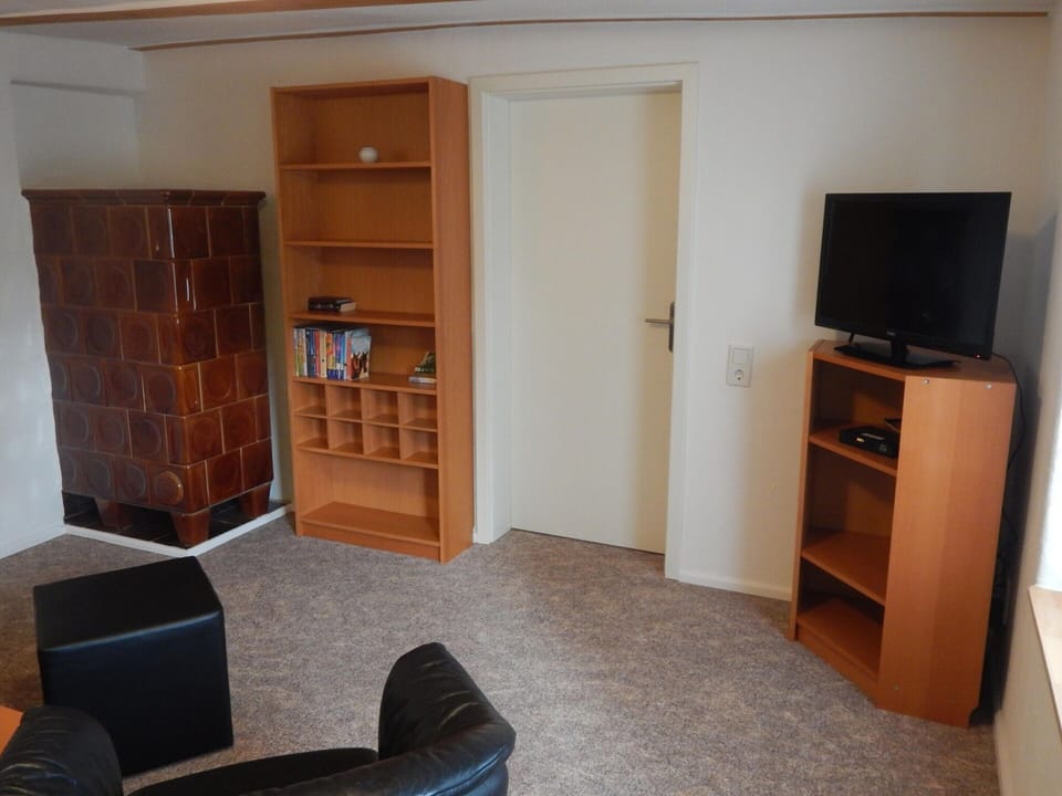 House | Private kitchen | Electric kettle, toaster, highchair