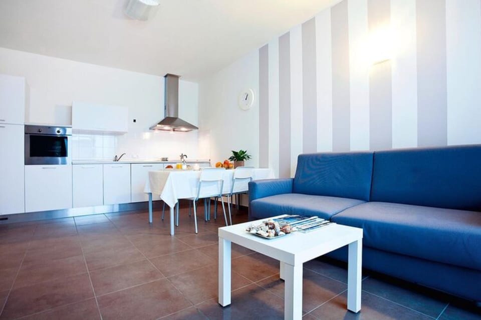 House | Private kitchen | Cookware/dishes/utensils