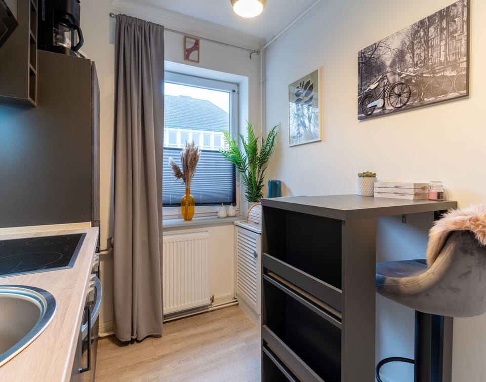 Apartment | Private kitchen | Electric kettle, toaster