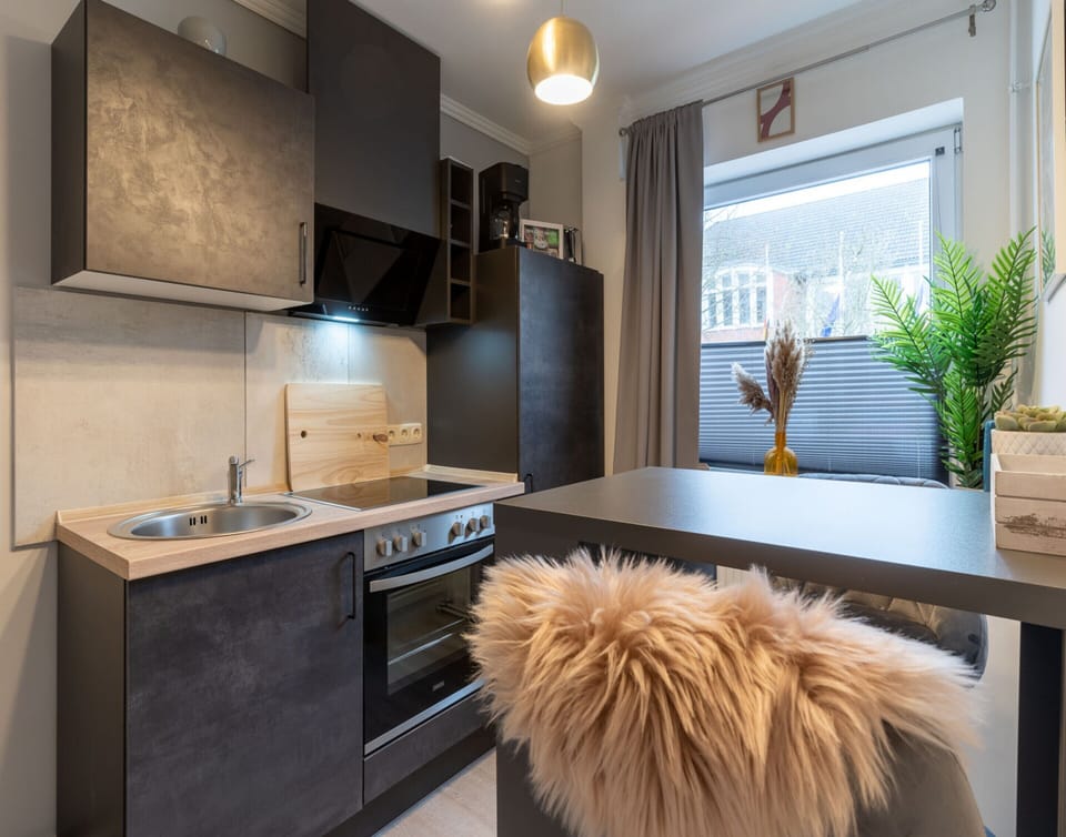 Apartment | Private kitchen | Electric kettle, toaster