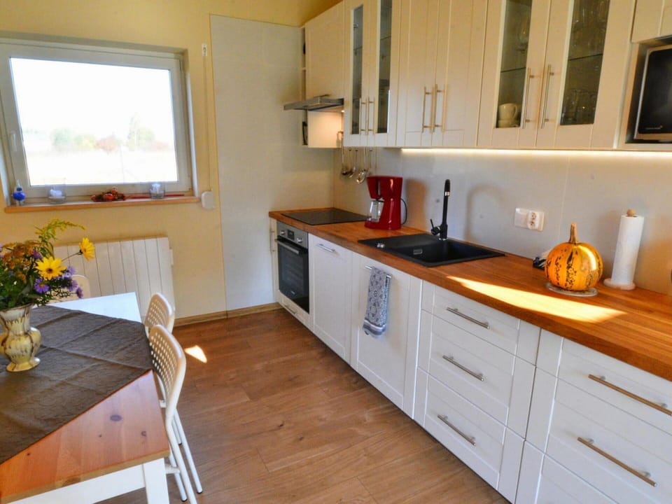 House | Private kitchen | Electric kettle, toaster, highchair