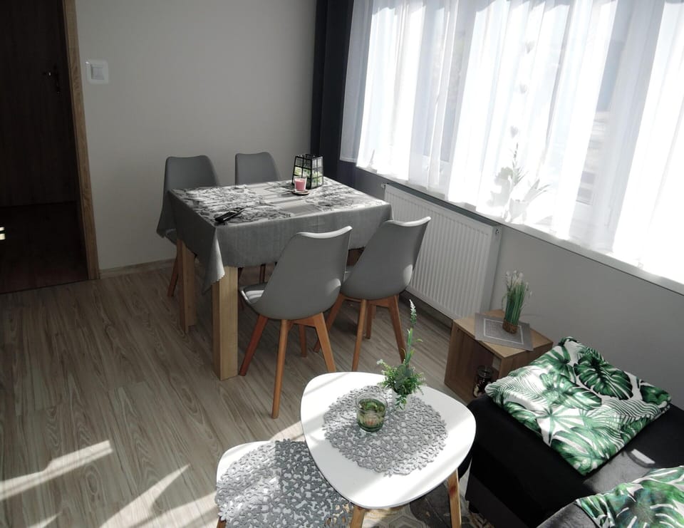 Apartment | Dining