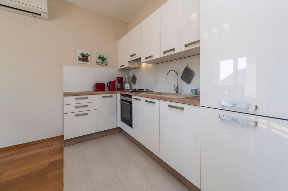 House | Private kitchen