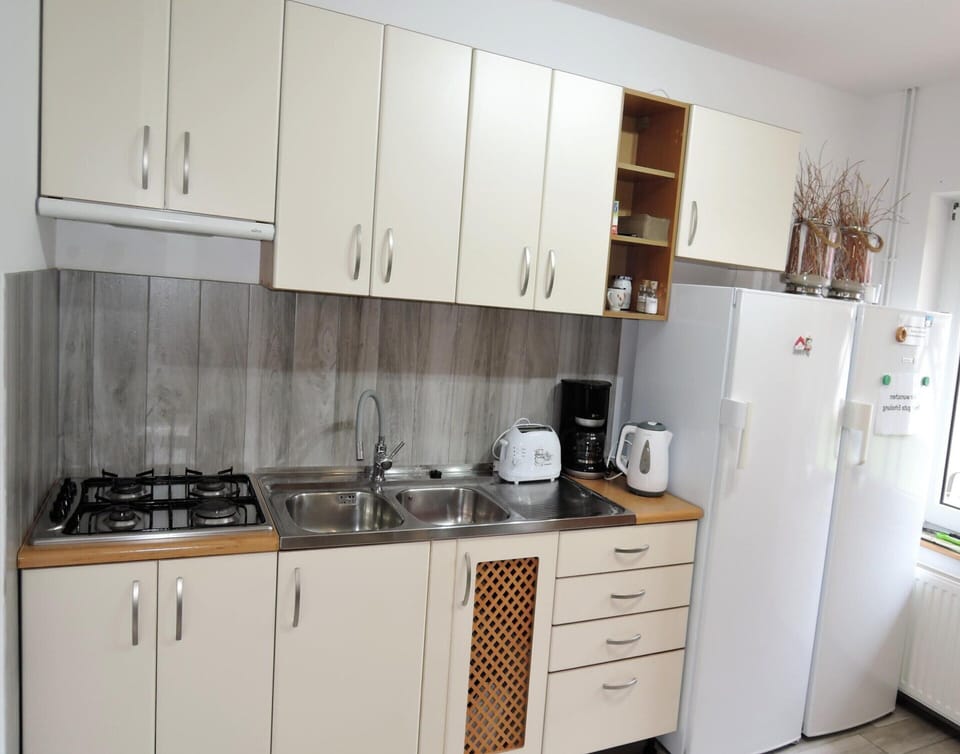 House | Private kitchen | Electric kettle, toaster, highchair