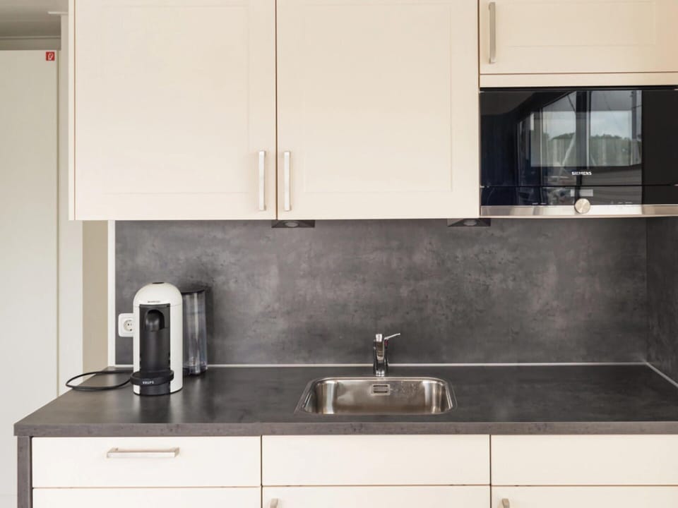 Mobile Home | Private kitchen | Highchair