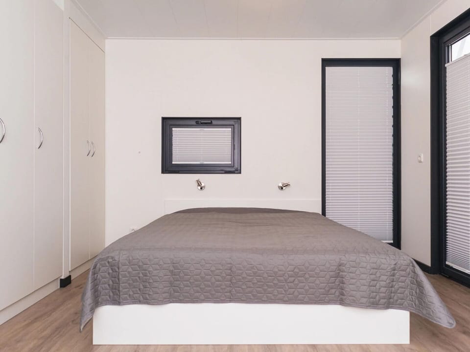 Mobile Home | 1 bedroom, individually furnished