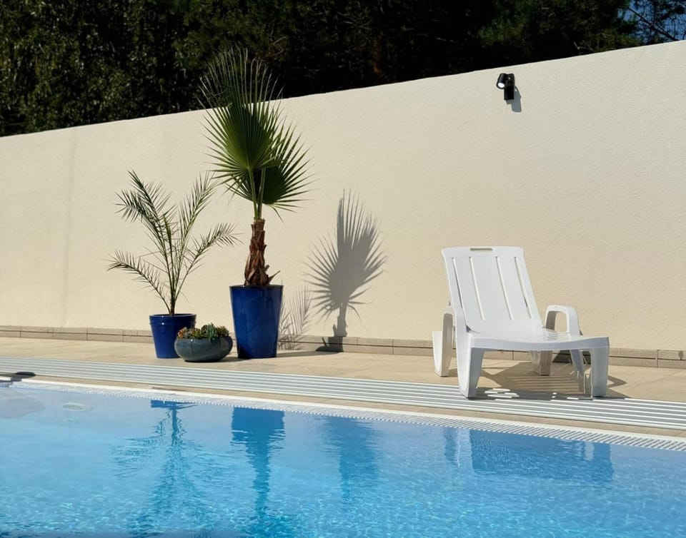 Apartment | Pool | Outdoor pool