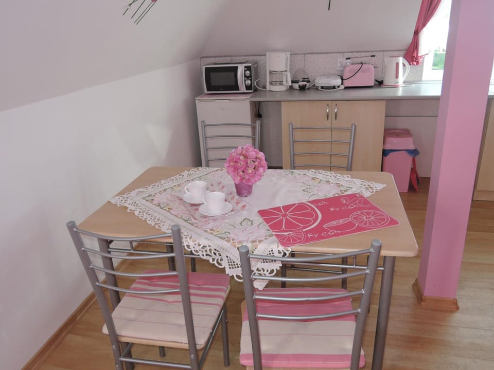 Apartment | Private kitchen | Electric kettle, toaster