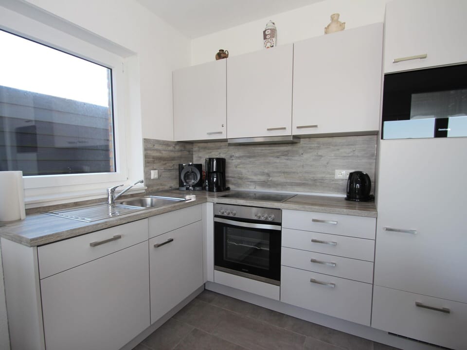 House | Private kitchen | Electric kettle, toaster