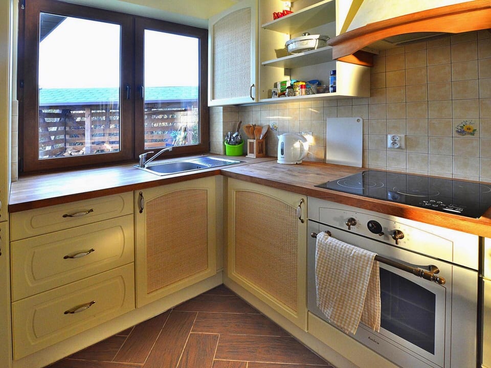 House | Private kitchen | Electric kettle, toaster, highchair