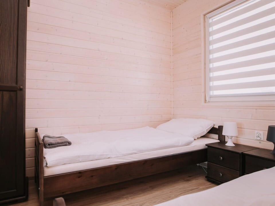 House | 2 bedrooms, individually furnished, iron/ironing board, bed sheets