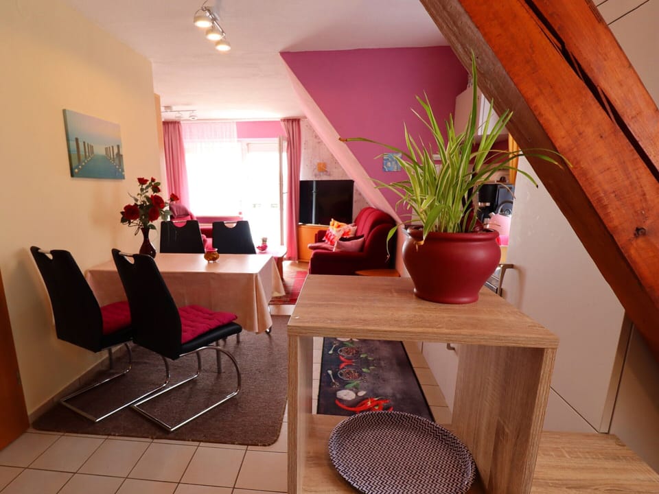 Apartment | Dining