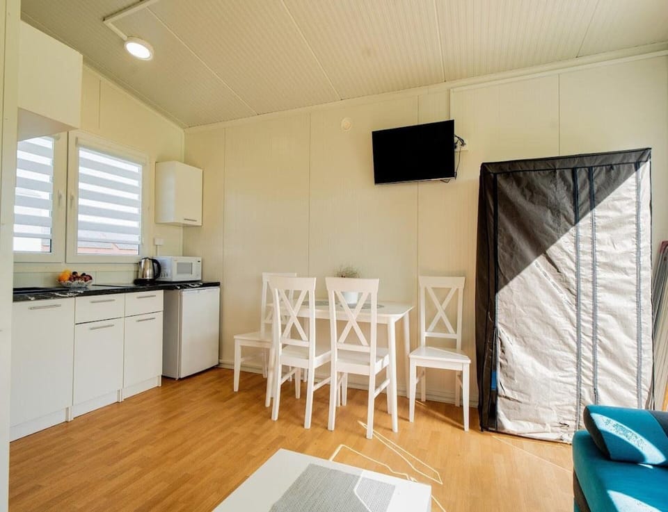 House | Private kitchen | Electric kettle, highchair