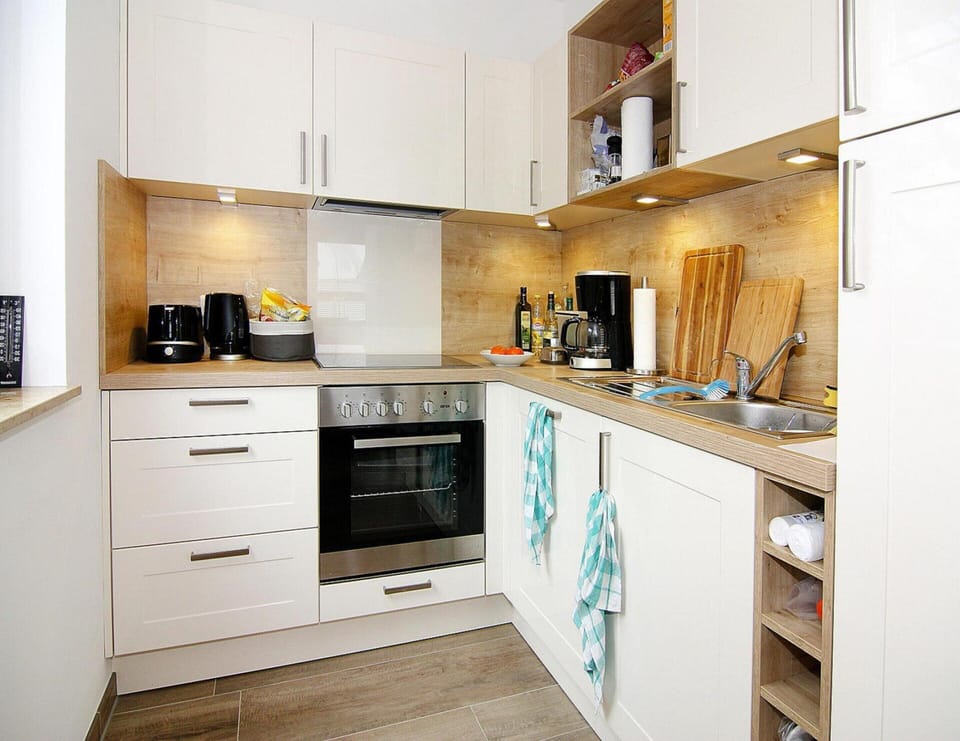 House | Private kitchen | Electric kettle, toaster, highchair