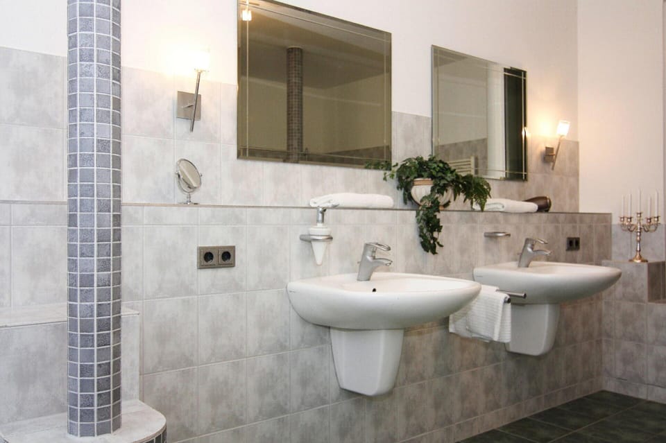 House | Bathroom