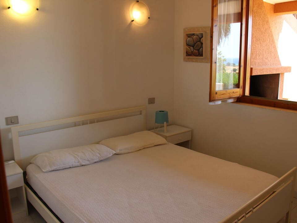Apartment | 1 bedroom, individually furnished, bed sheets