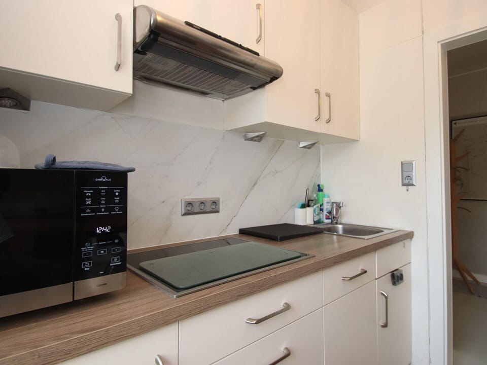 House | Private kitchen | Electric kettle, toaster