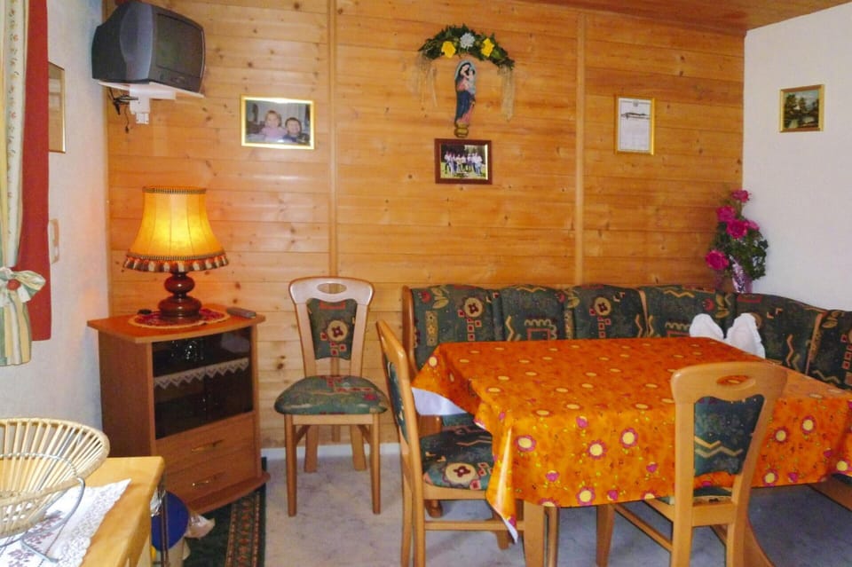 Apartment | Dining