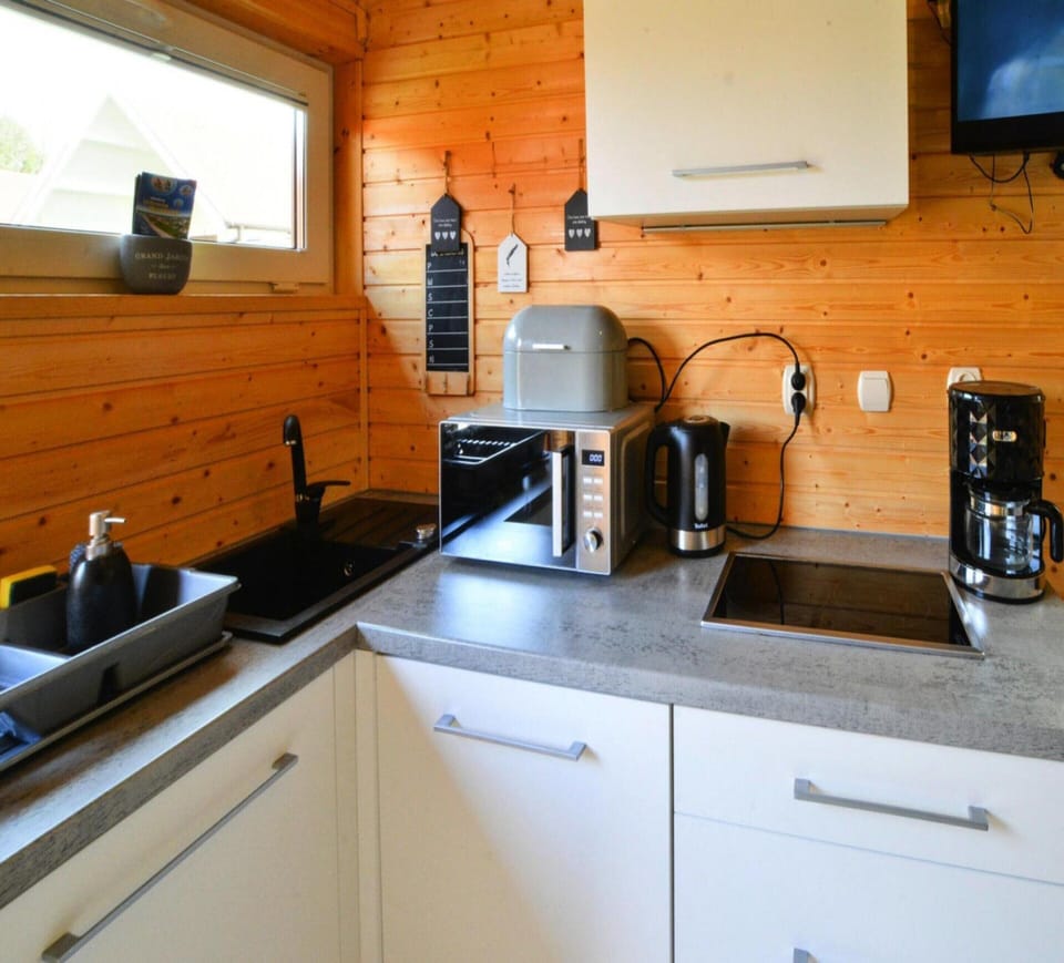 House | Private kitchen | Electric kettle, highchair