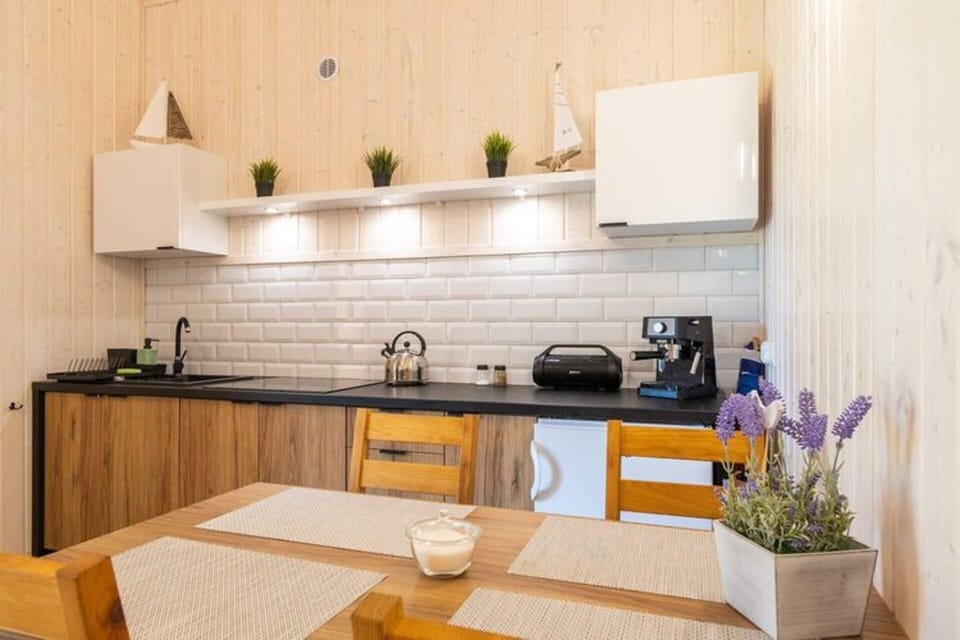 House | Private kitchen | Electric kettle, highchair