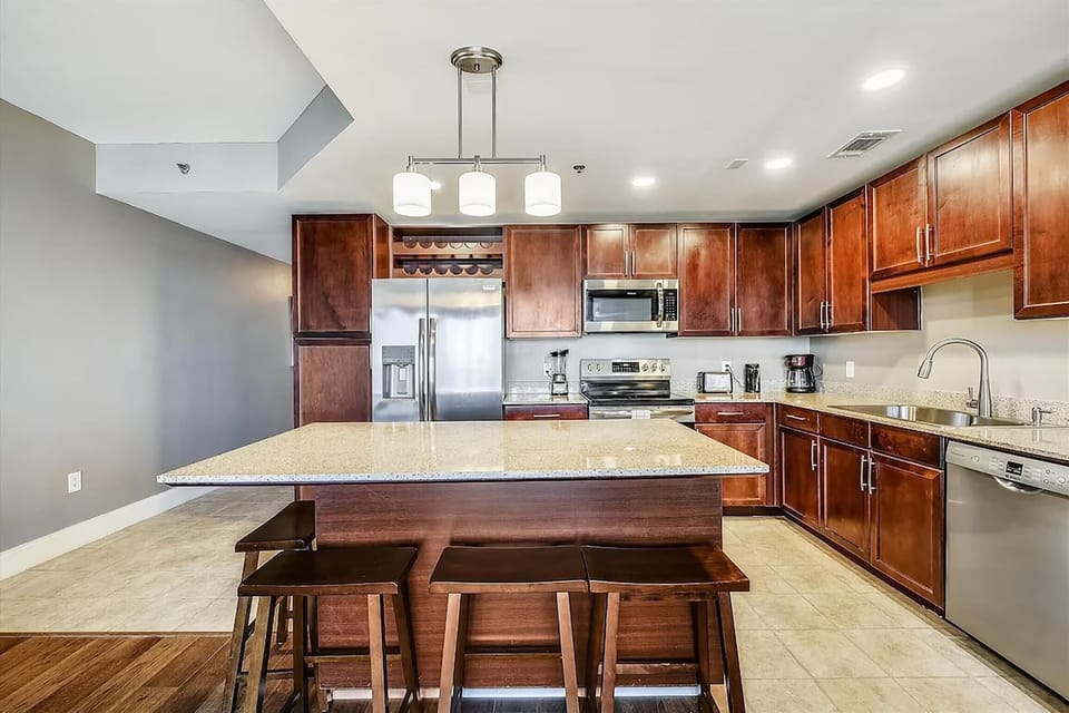 Condo, Multiple Beds (Laketown Wharf 903) | Private kitchen | Oven, toaster