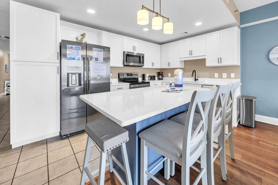 Condo, Multiple Beds (Laketown Wharf 903) | Private kitchen | Oven, toaster