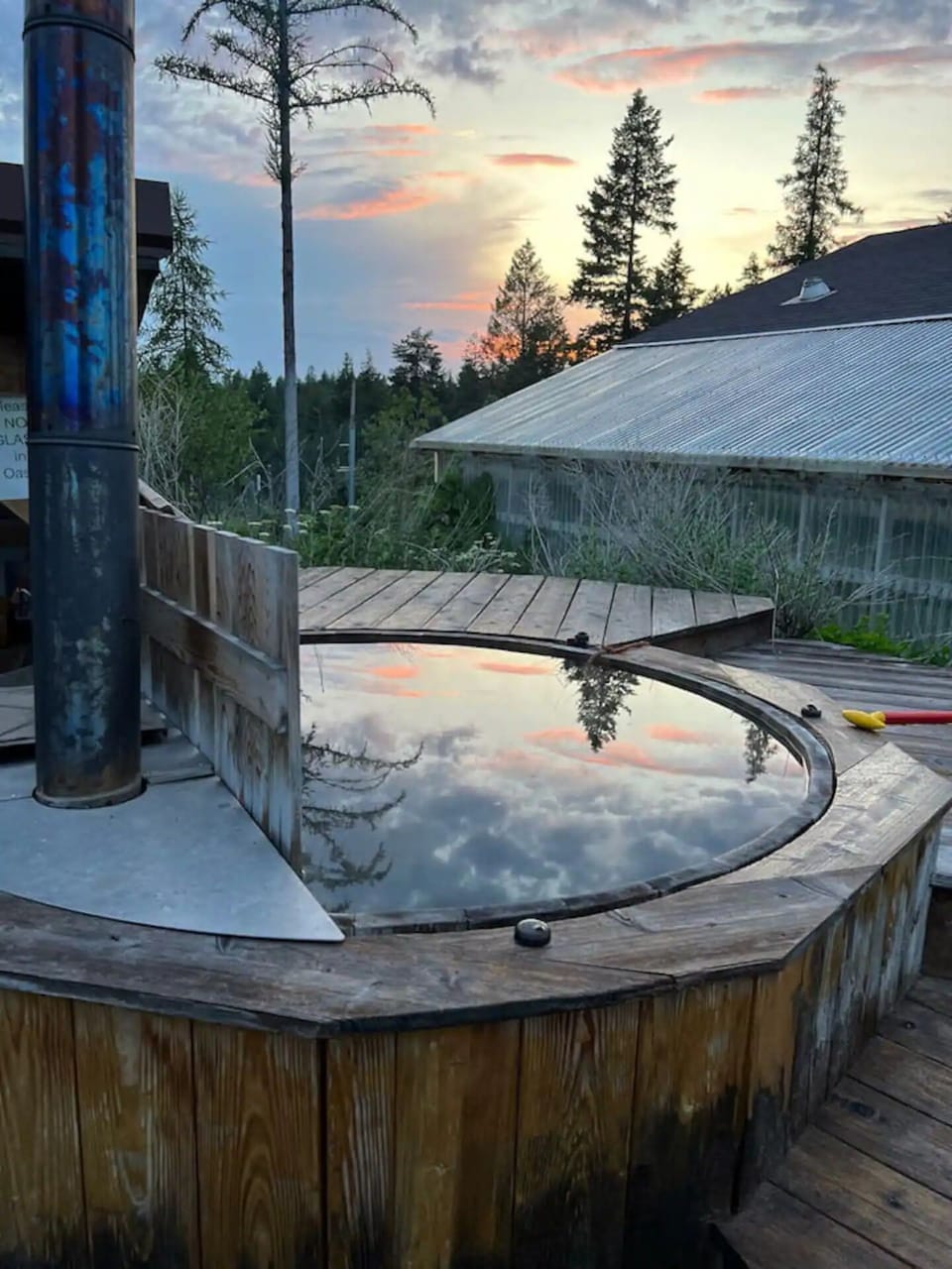 Enjoy our wood fired hot tub, cold plunge and sauna under the stars, or any time