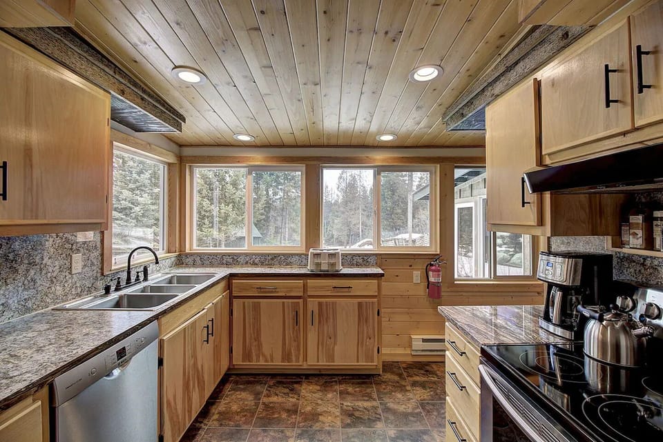 Fully stocked kitchen.