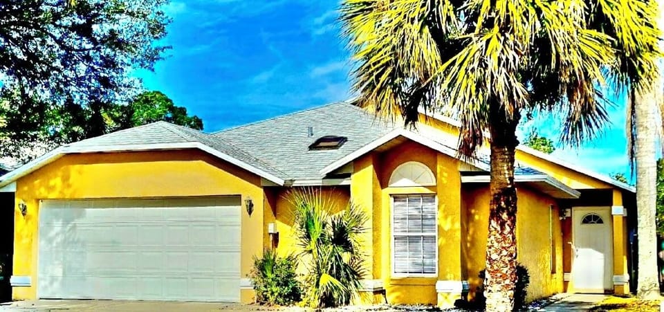 Welcome to your 3 bed, 2 bath villa