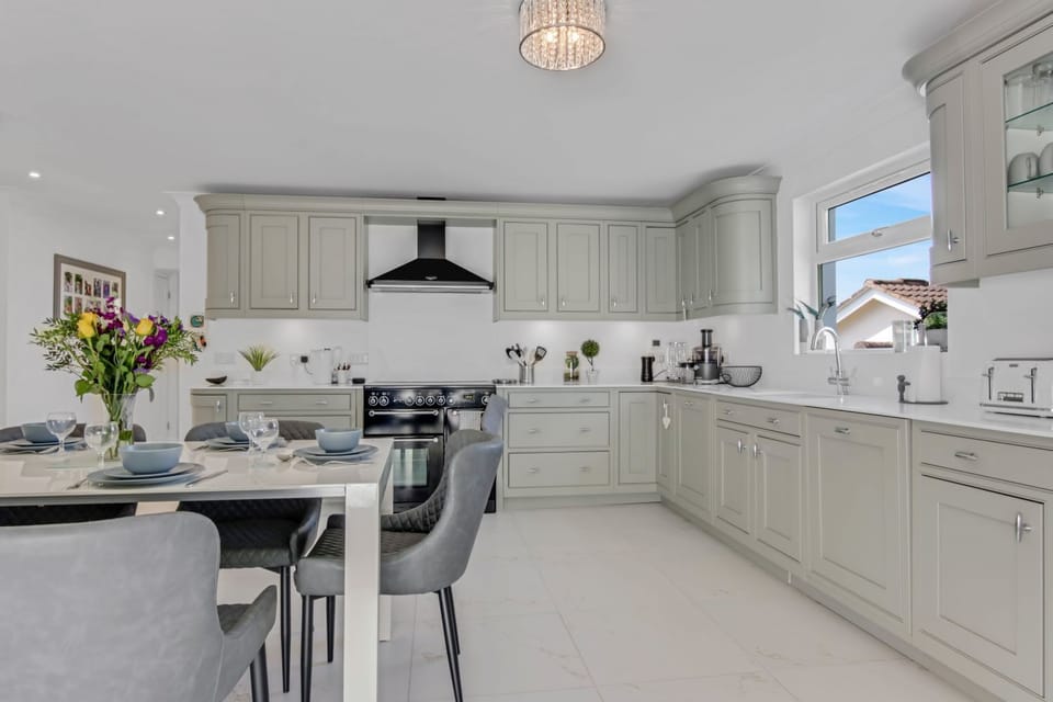 Woolacombe Bay View Kitchen