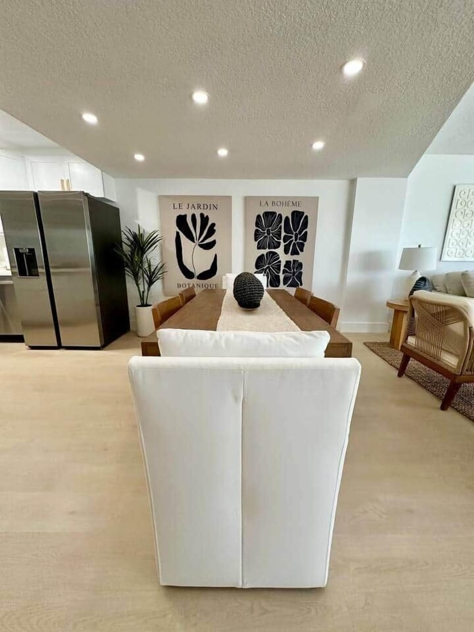 Coastal dining space perfect for shared meals, laughter, and ocean-inspired decor